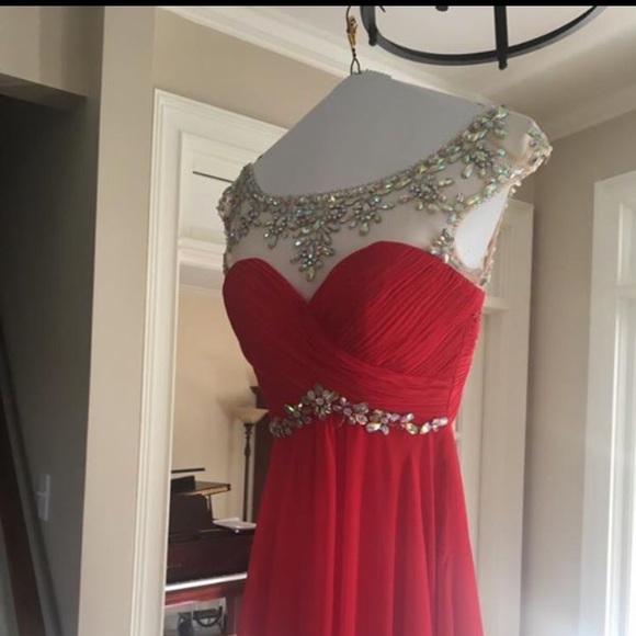 Prom/formal long dress - Picture 2 of 3